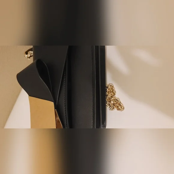 Ted Baker Livia Leather Crossbody Bag - Picture 6 of 12